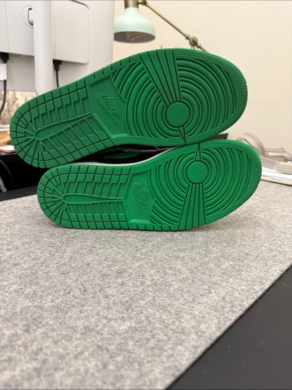 Air Jordan 1 Low ‘Black Lucky Green’, 9.5 M